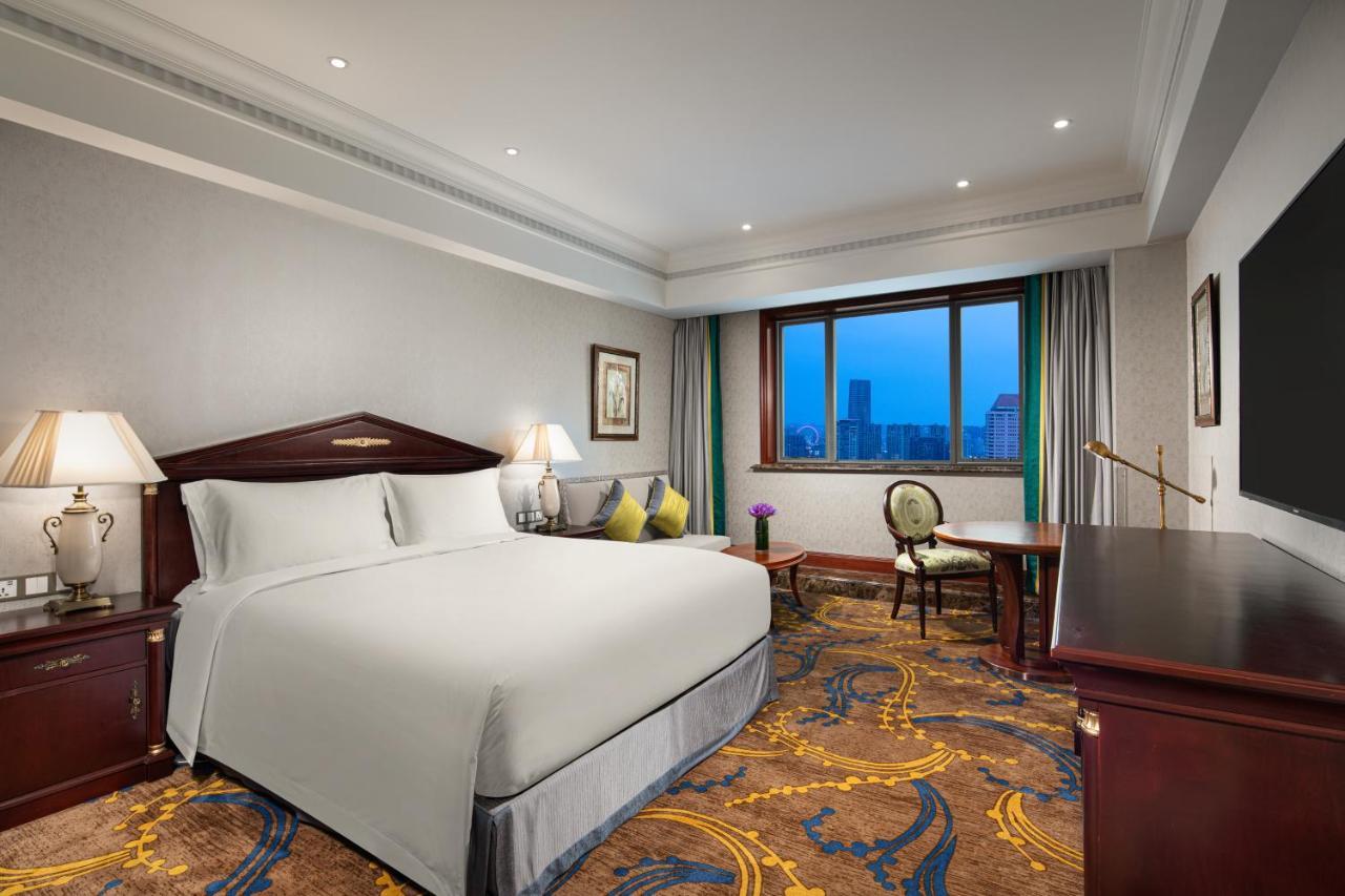 Crowne Plaza Shanghai Nanjing Road By Ihg Exterior photo