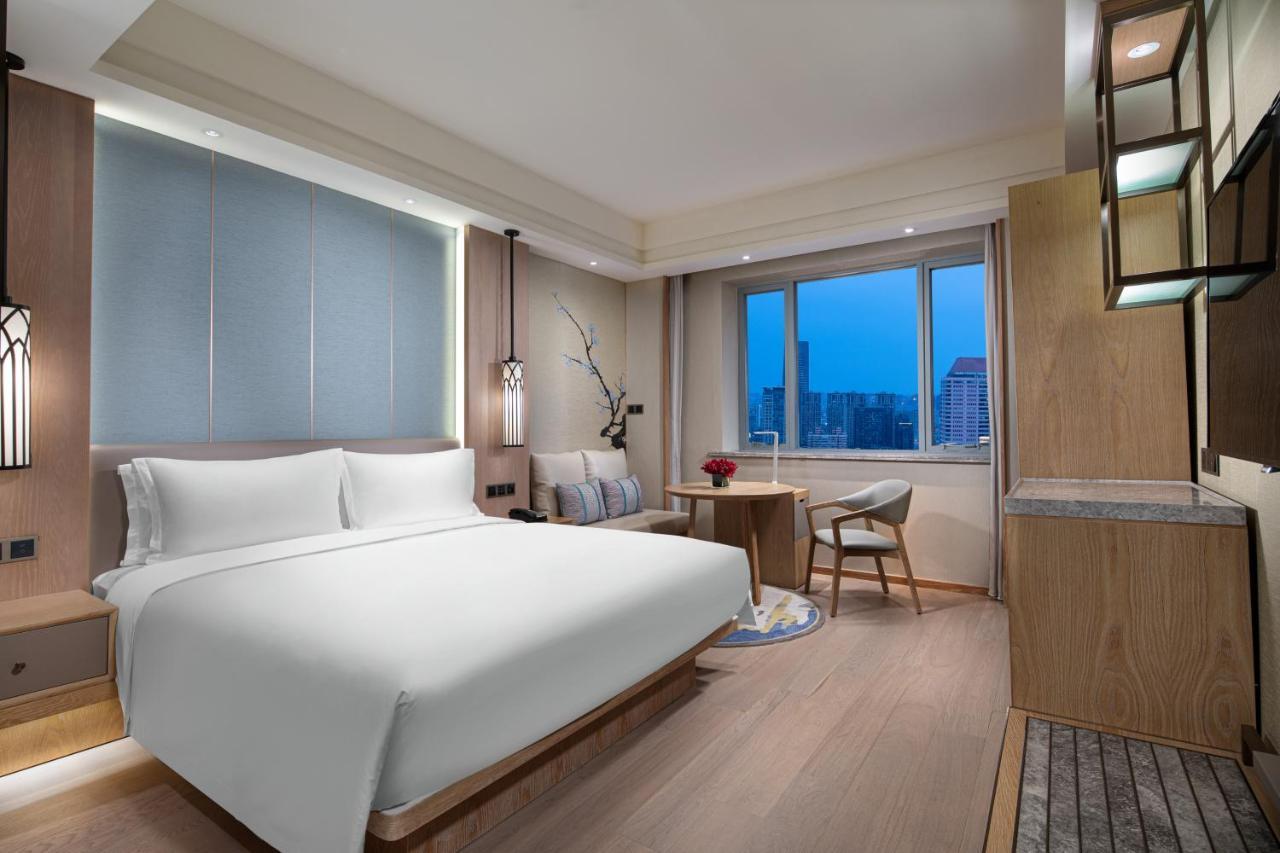 Crowne Plaza Shanghai Nanjing Road By Ihg Exterior photo