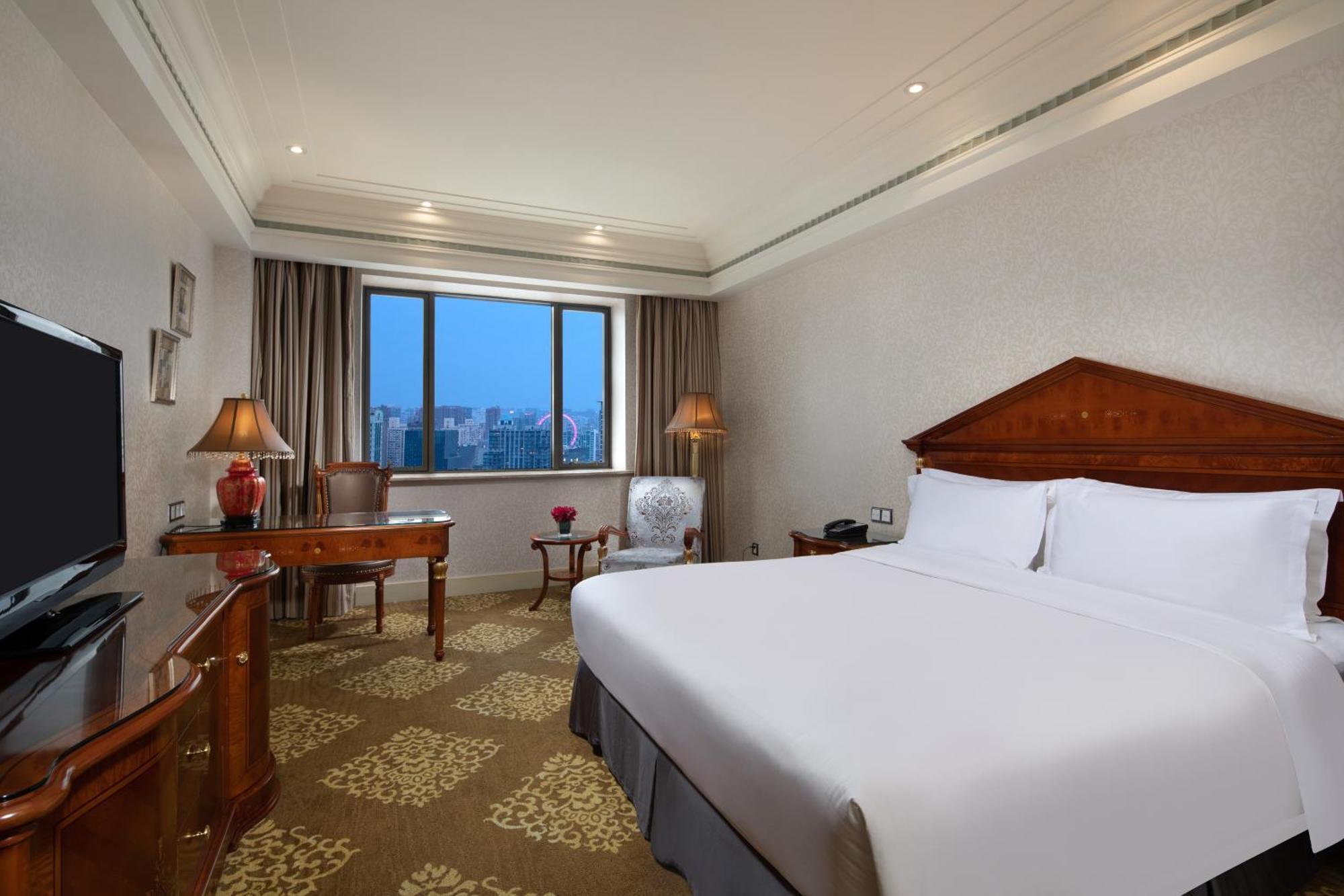 Crowne Plaza Shanghai Nanjing Road By Ihg Exterior photo A room at the hotel